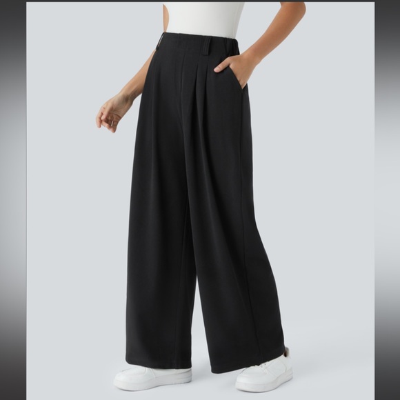 Halara Flex High Waisted Side Pocket Wide
Leg Waffle Work Pants - Picture 3 of 9